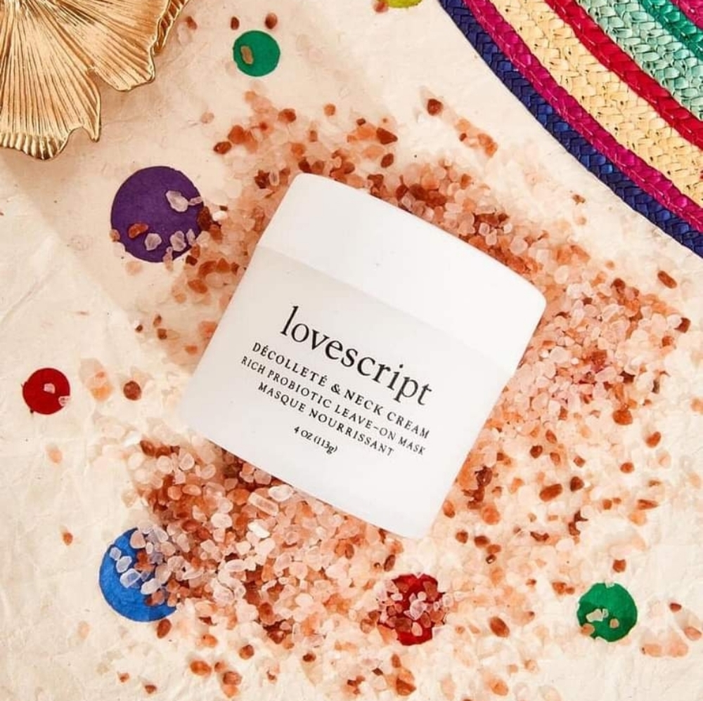 New Lovescript Decolate and Neck Cream